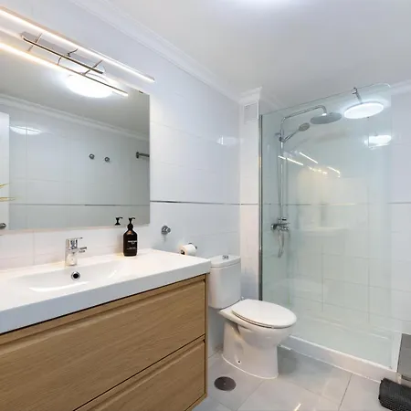 Oceanfront, Sea View, Fast Wifi & Pool In Puerto del Carmen (Lanzarote)